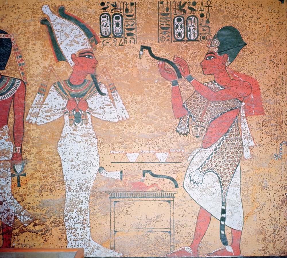 新王国ツタンカーメンの墓からツタンカーメンのミイラ（紀元前1370年